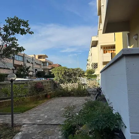 Al Piano Terra - 1,5km Dal Mare * Viareggio